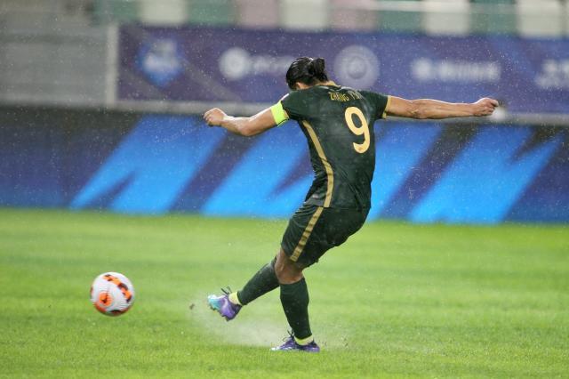 九游官方服务-张玉宁两次点球被扑创中超历史 韩佳奇成全场最佳